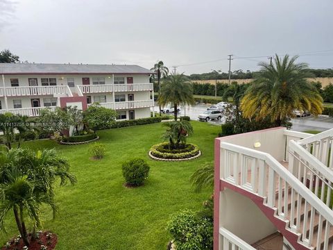 Condominium in Boca Raton FL 535 Fanshaw M.jpg