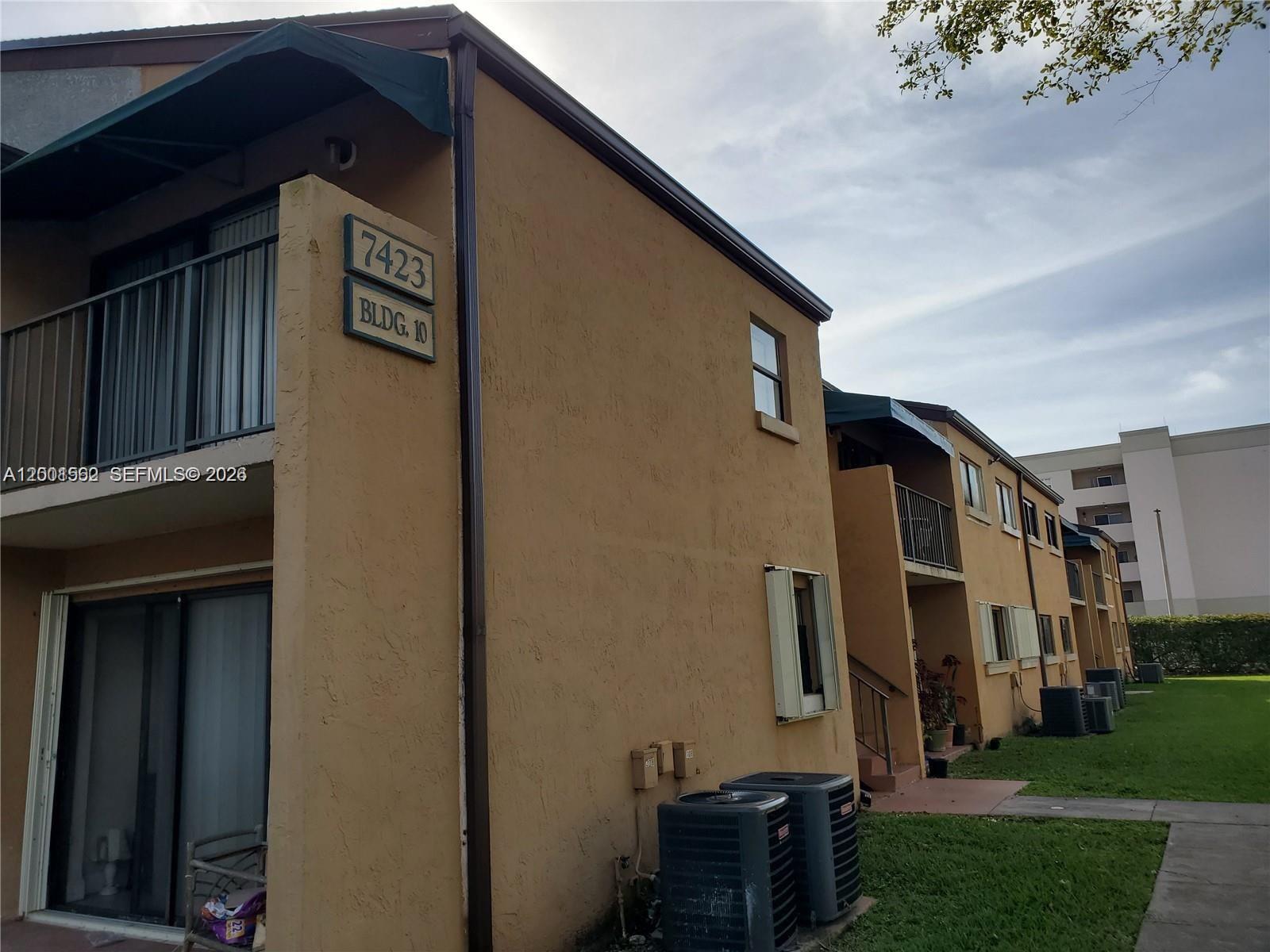 7423 SW 152nd Ave 10-106