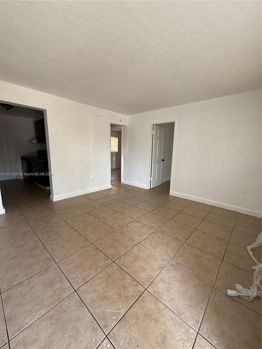 Newly remodeled 2-bedroom & 1-bath apartment. New kitchen cabinets and appliances. New bathroom fixtures. Move-in ready! Section-8 landlord approved.