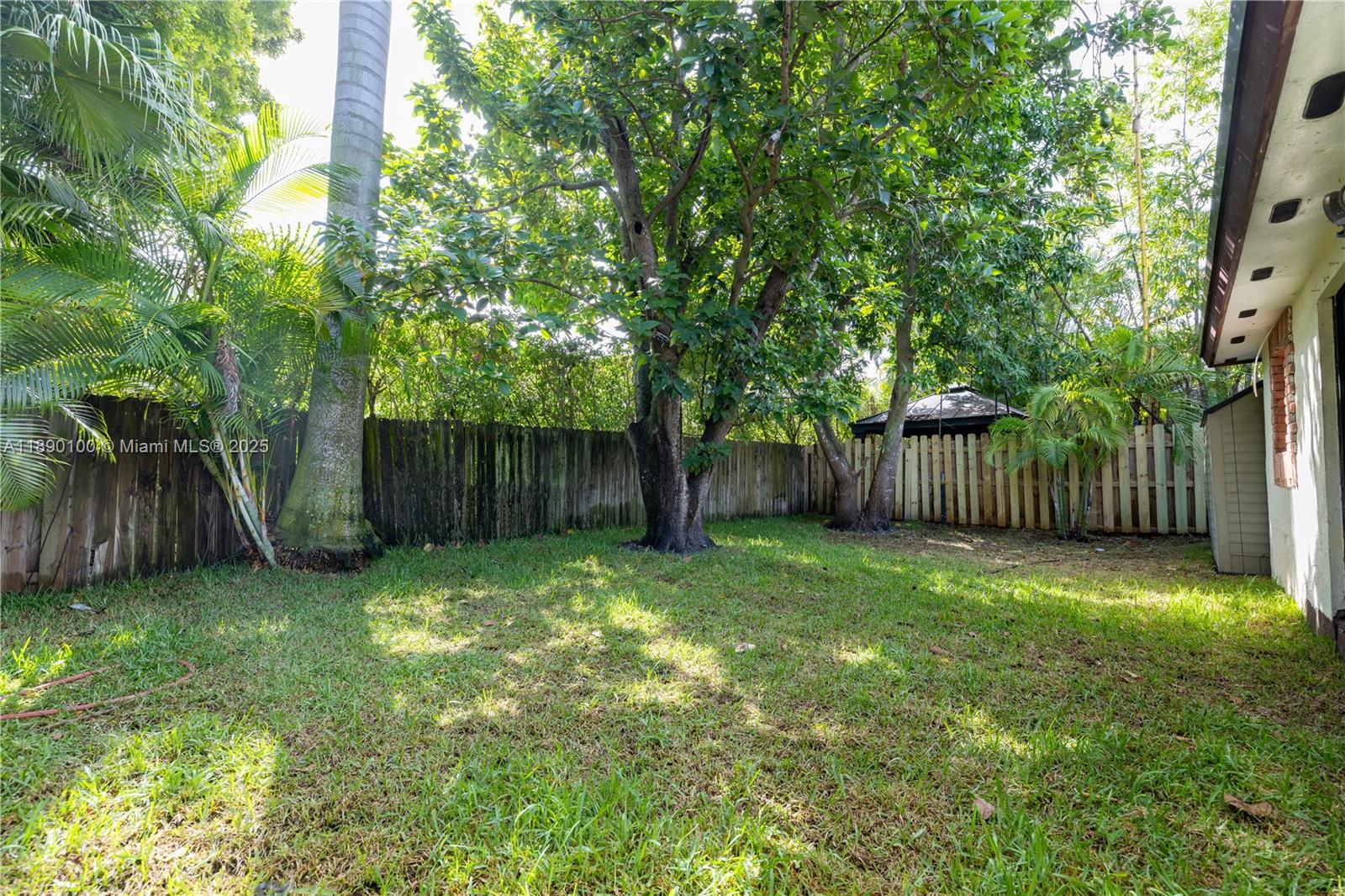 LAKES OF THE MEADOW SEC 4 - Residential