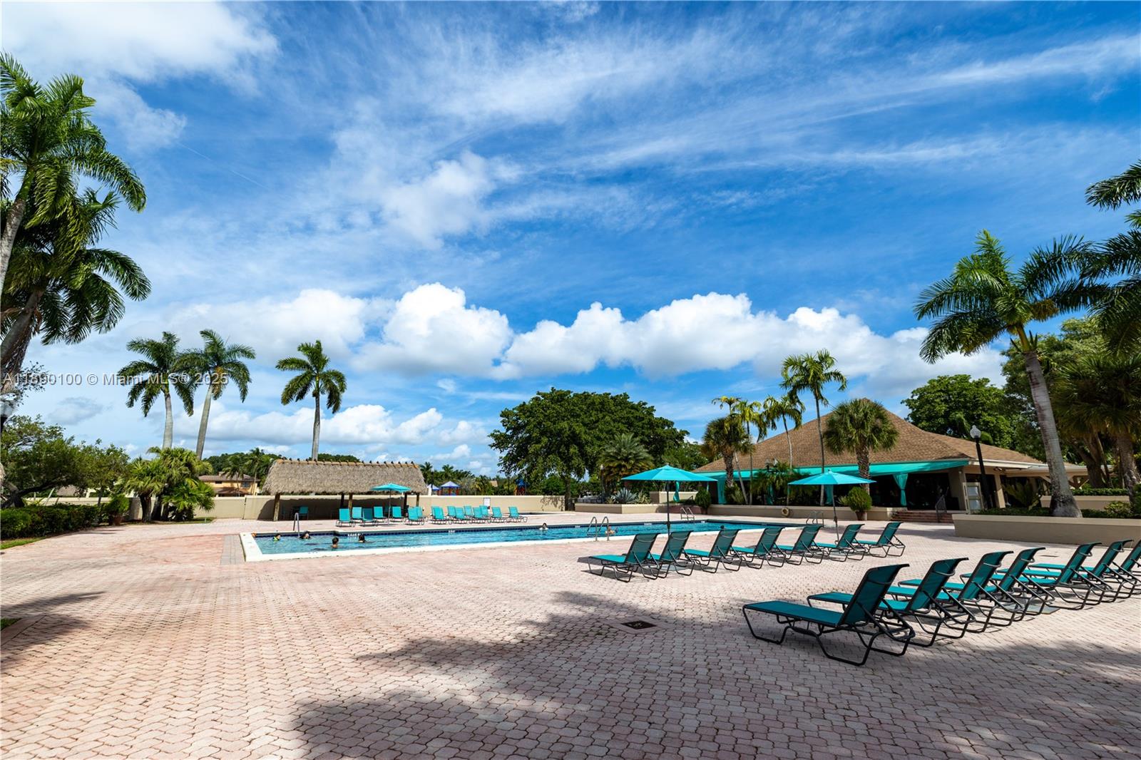 LAKES OF THE MEADOW SEC 4 - Residential