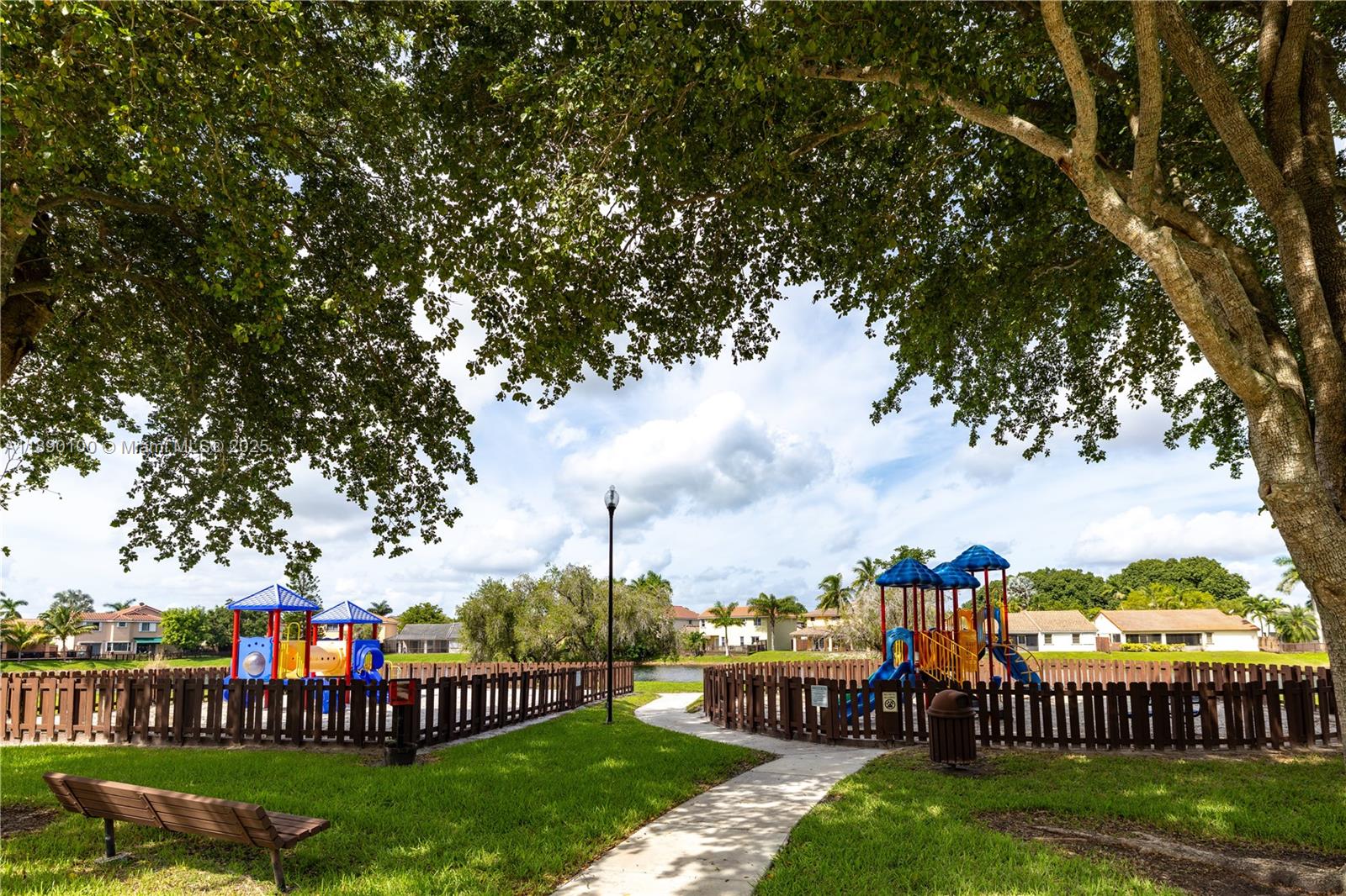 LAKES OF THE MEADOW SEC 4 - Residential