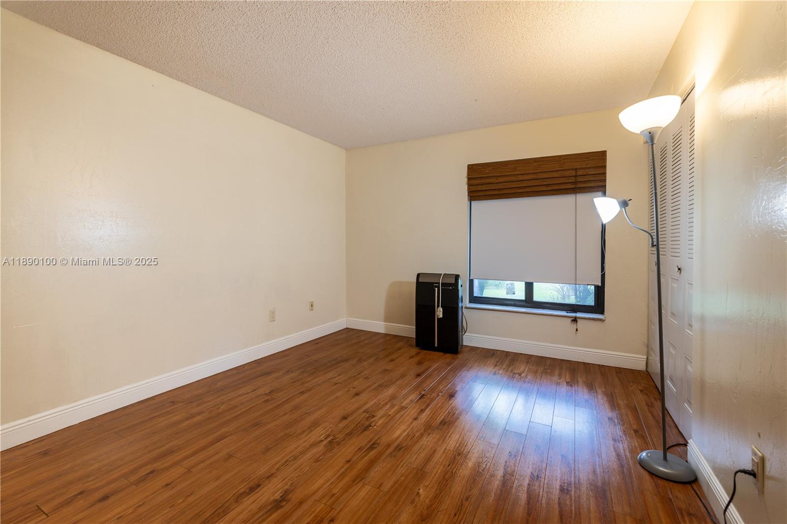 LAKES OF THE MEADOW SEC 4 - Residential
