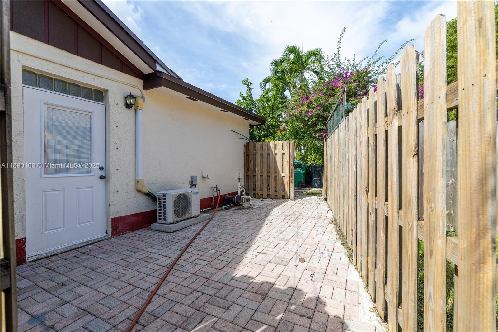 LAKES OF THE MEADOW SEC 4 - Residential