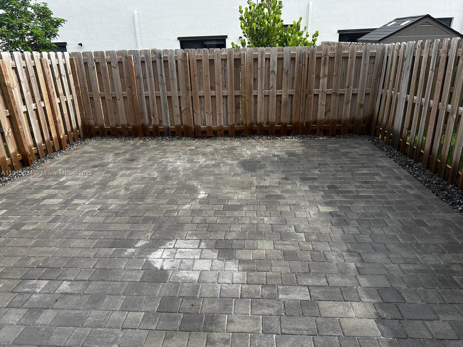 PINE ISLE - Residential