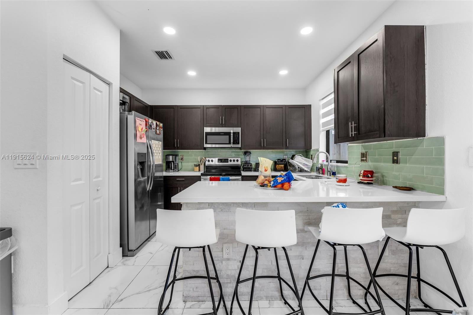 PINE ISLE - Residential