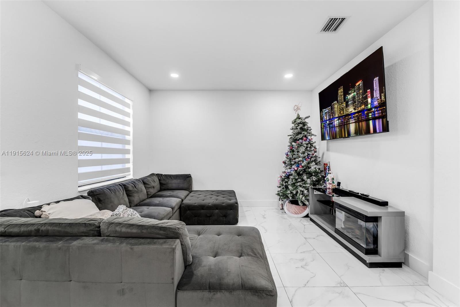 PINE ISLE - Residential