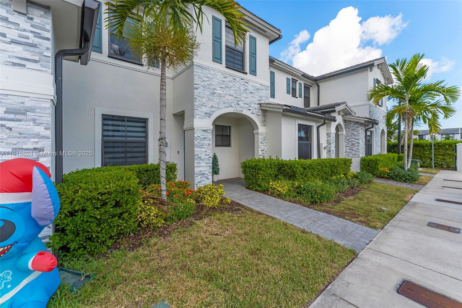 PINE ISLE - Residential