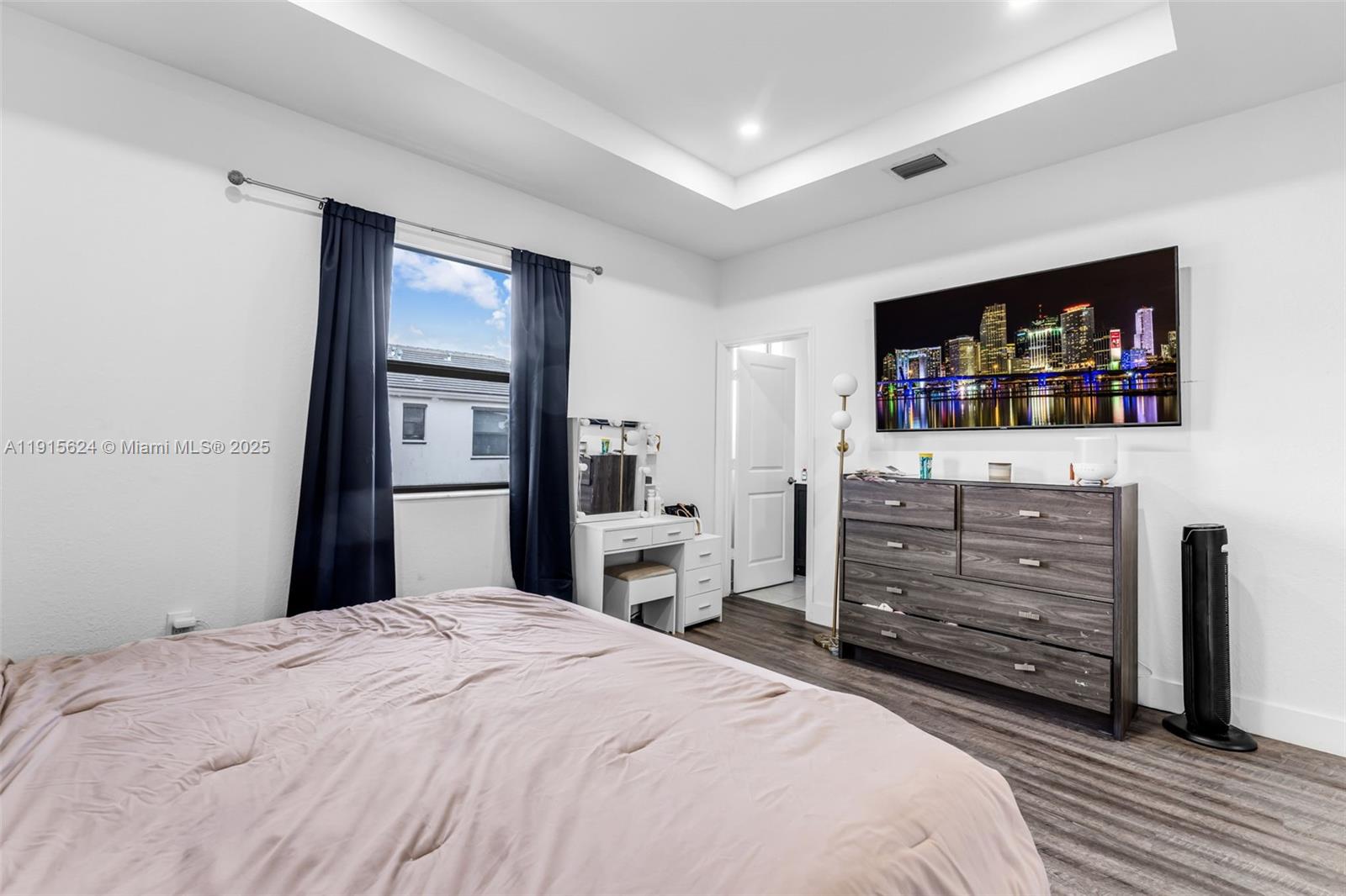 PINE ISLE - Residential