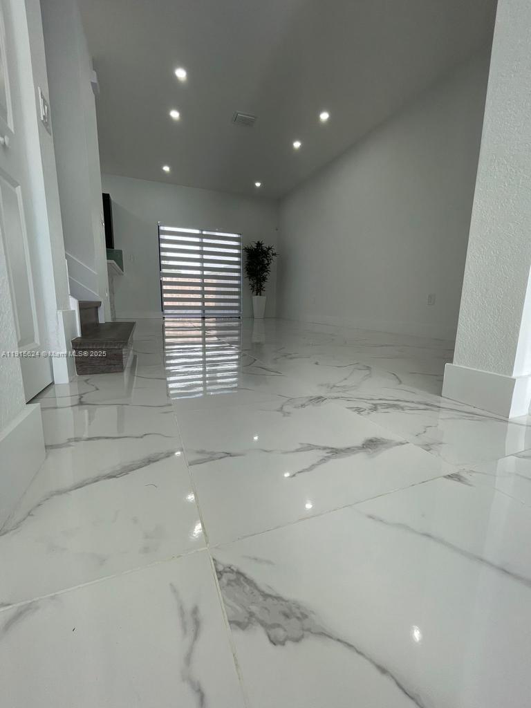 PINE ISLE - Residential