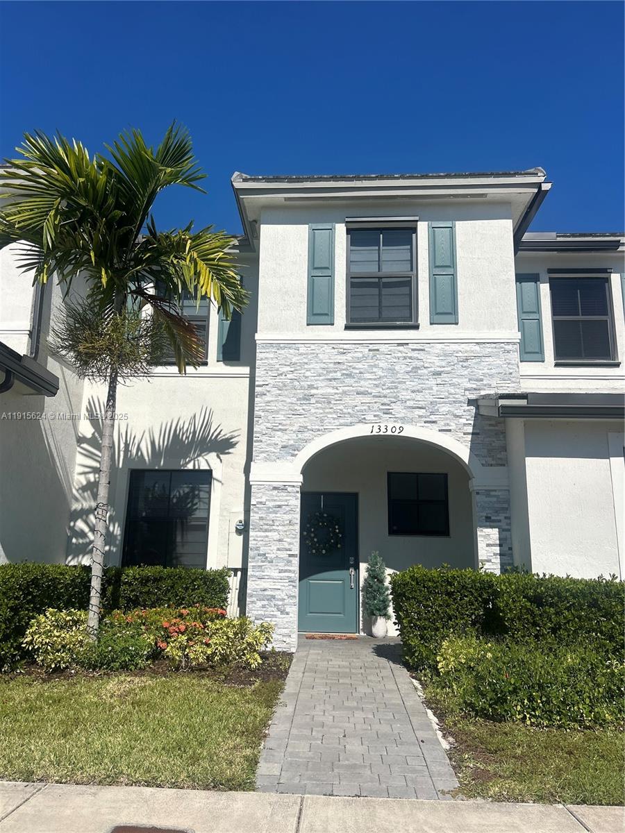 PINE ISLE - Residential