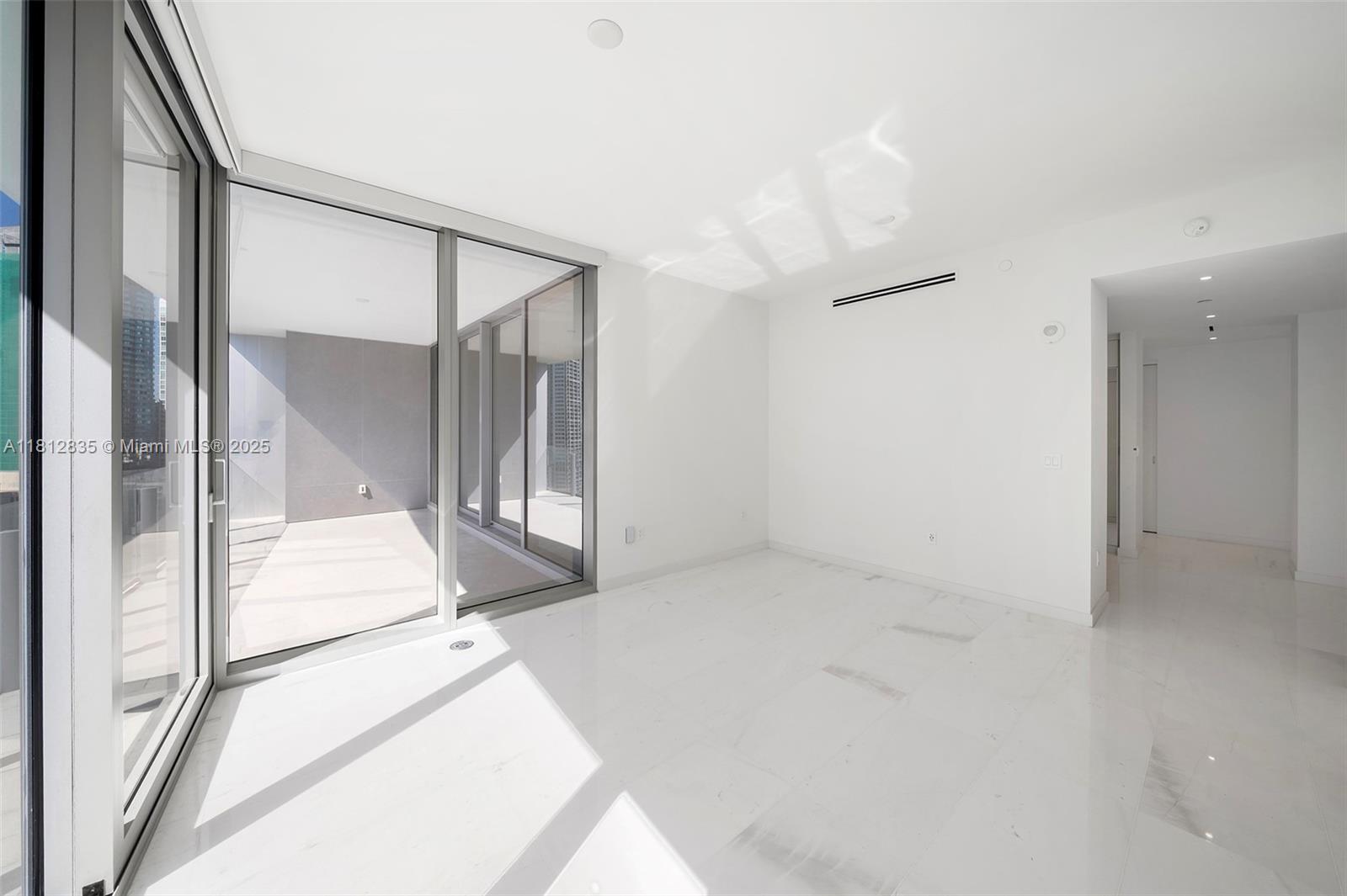 300 BISCAYNE BLVD WAY COND - Residential