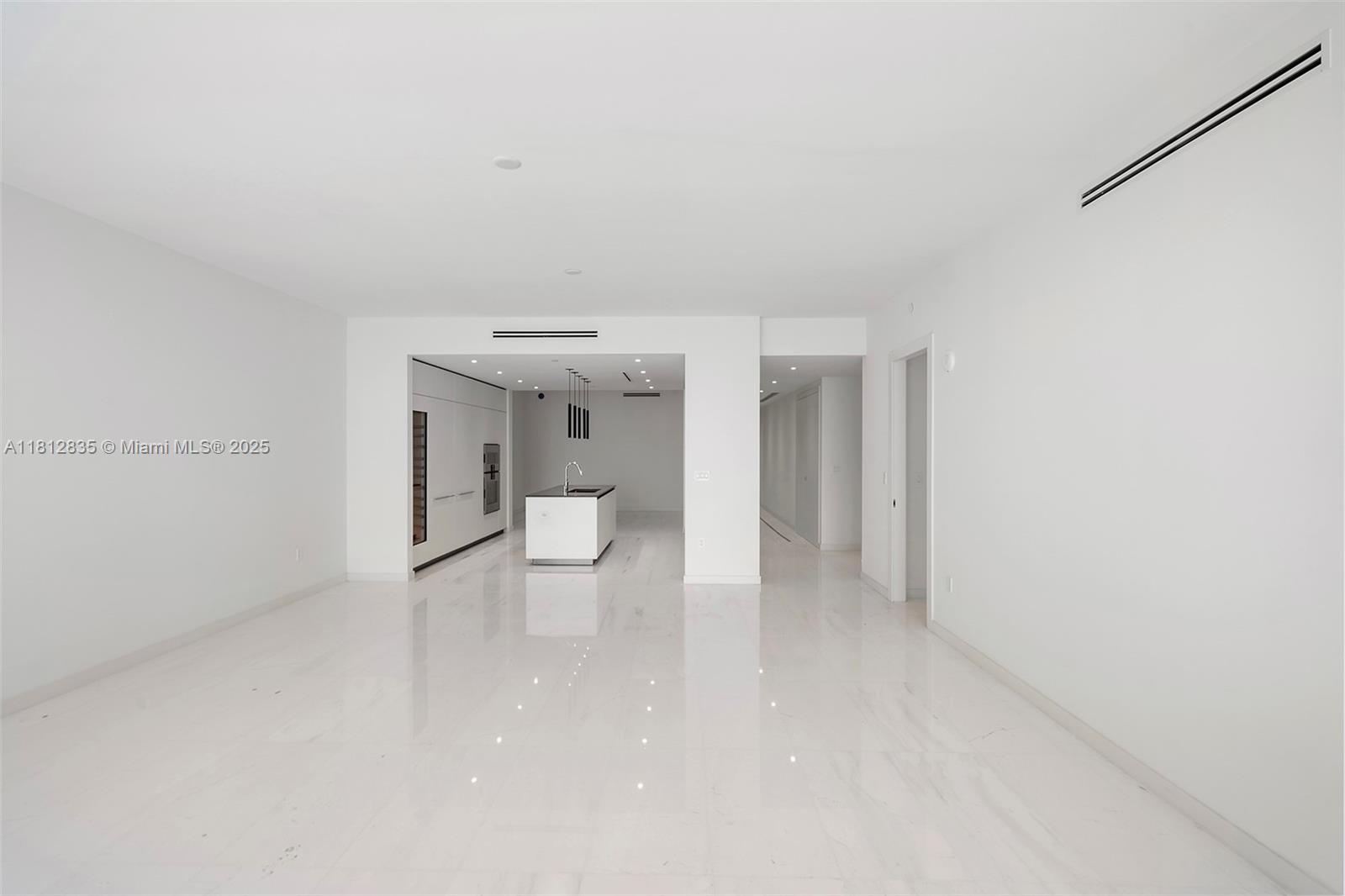 300 BISCAYNE BLVD WAY COND - Residential