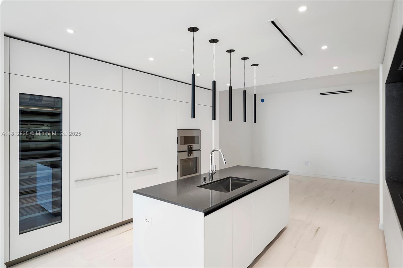 300 BISCAYNE BLVD WAY COND - Residential