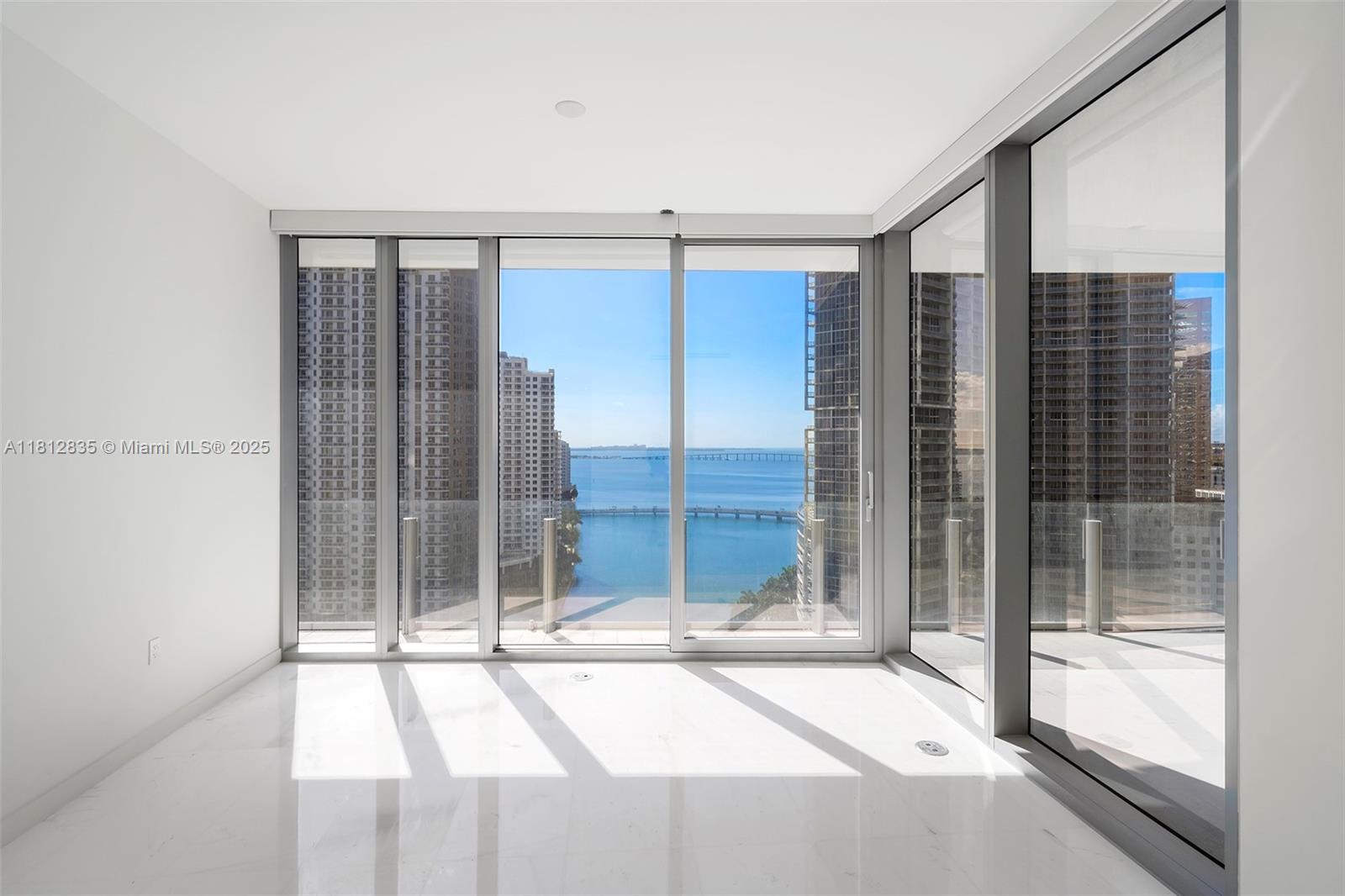 300 BISCAYNE BLVD WAY COND - Residential