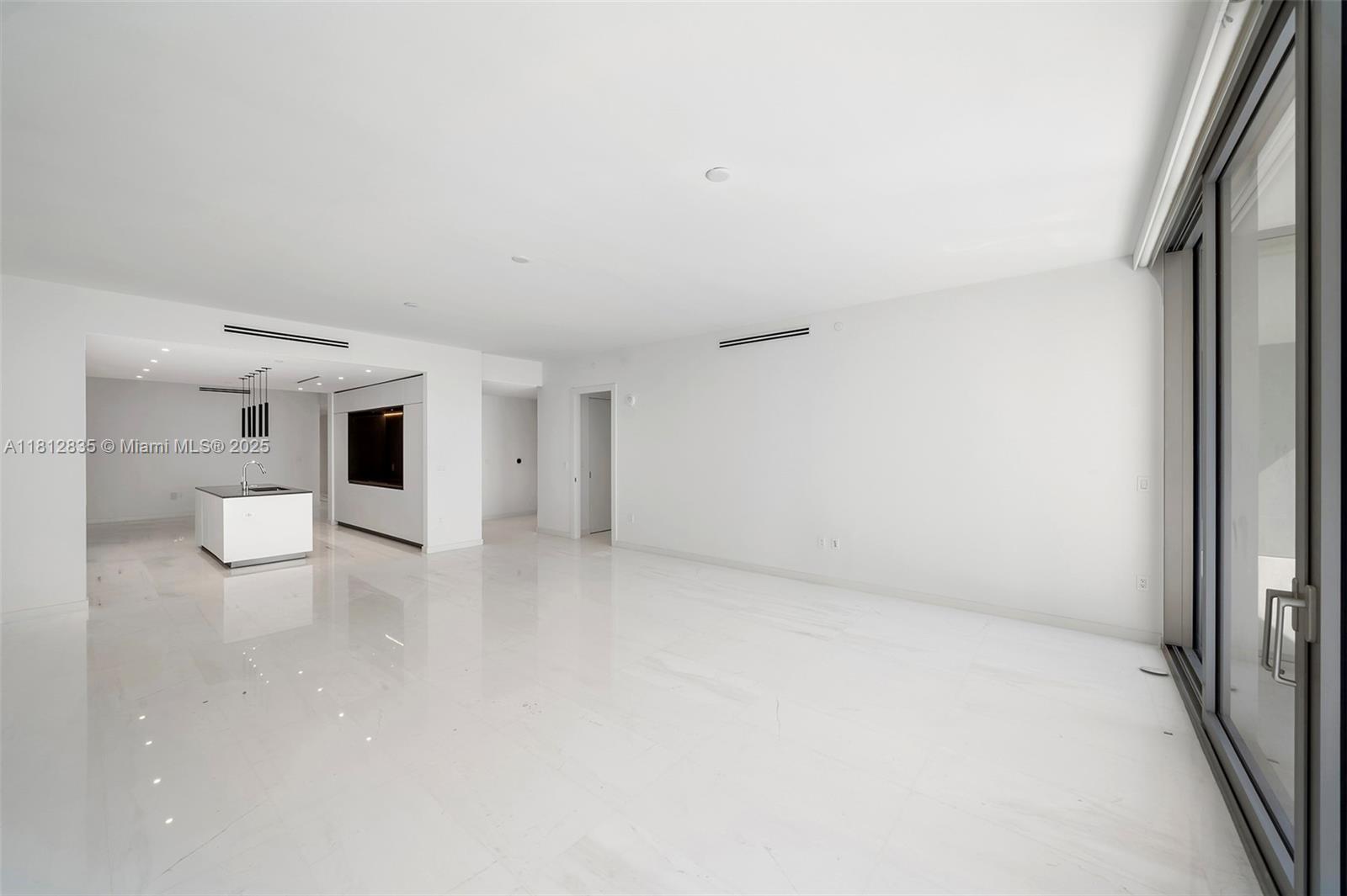 300 BISCAYNE BLVD WAY COND - Residential