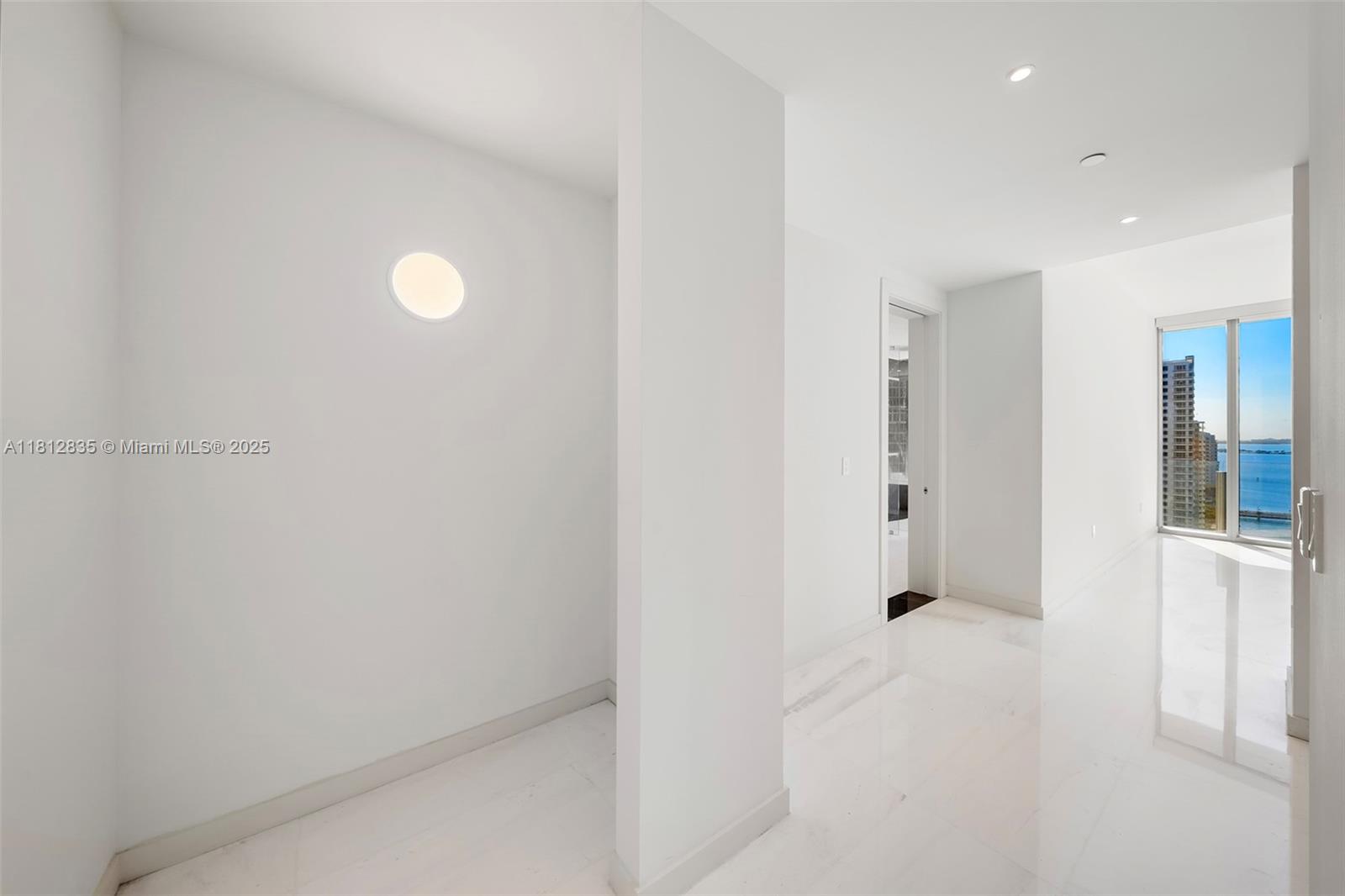300 BISCAYNE BLVD WAY COND - Residential