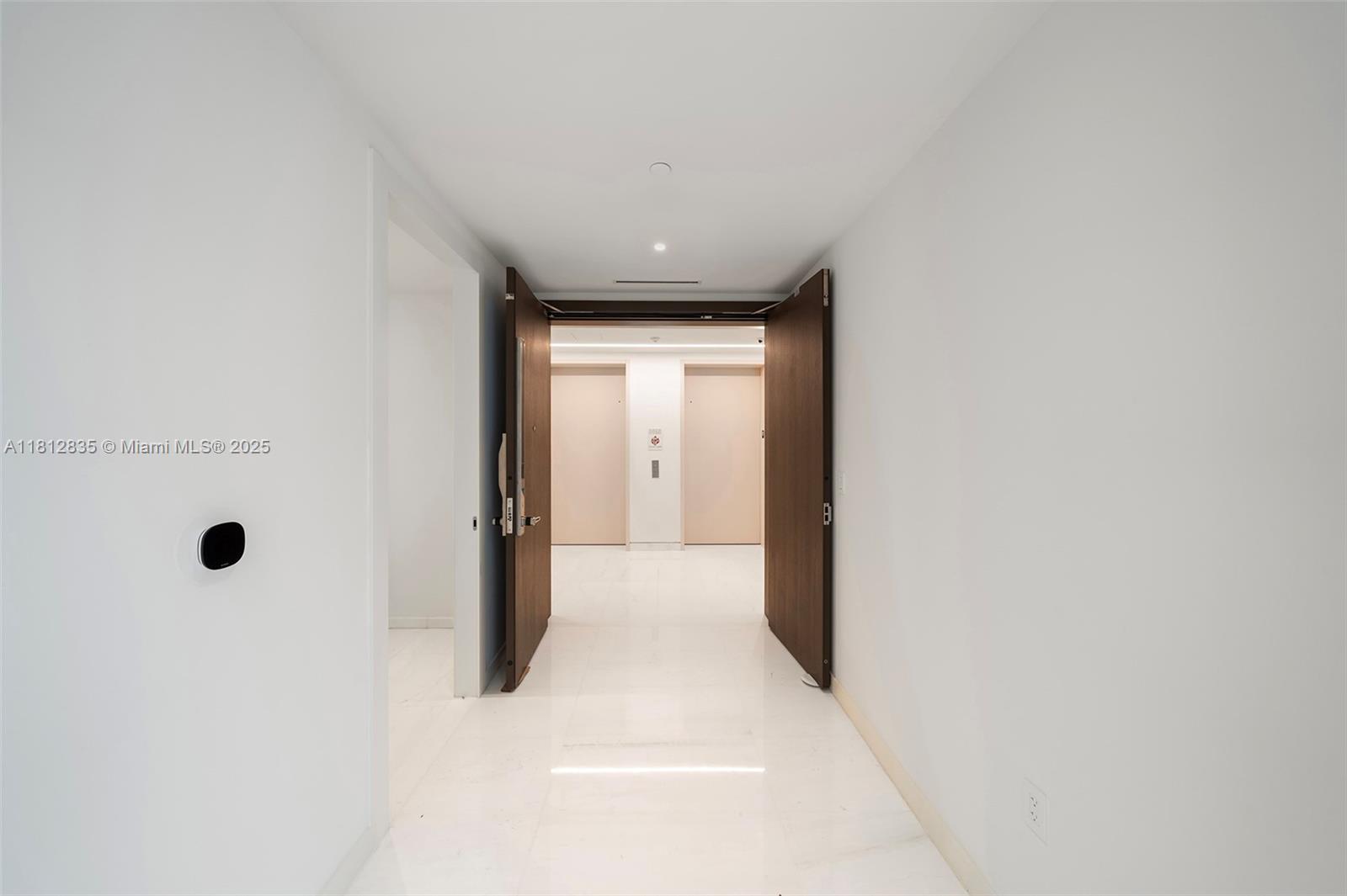 300 BISCAYNE BLVD WAY COND - Residential