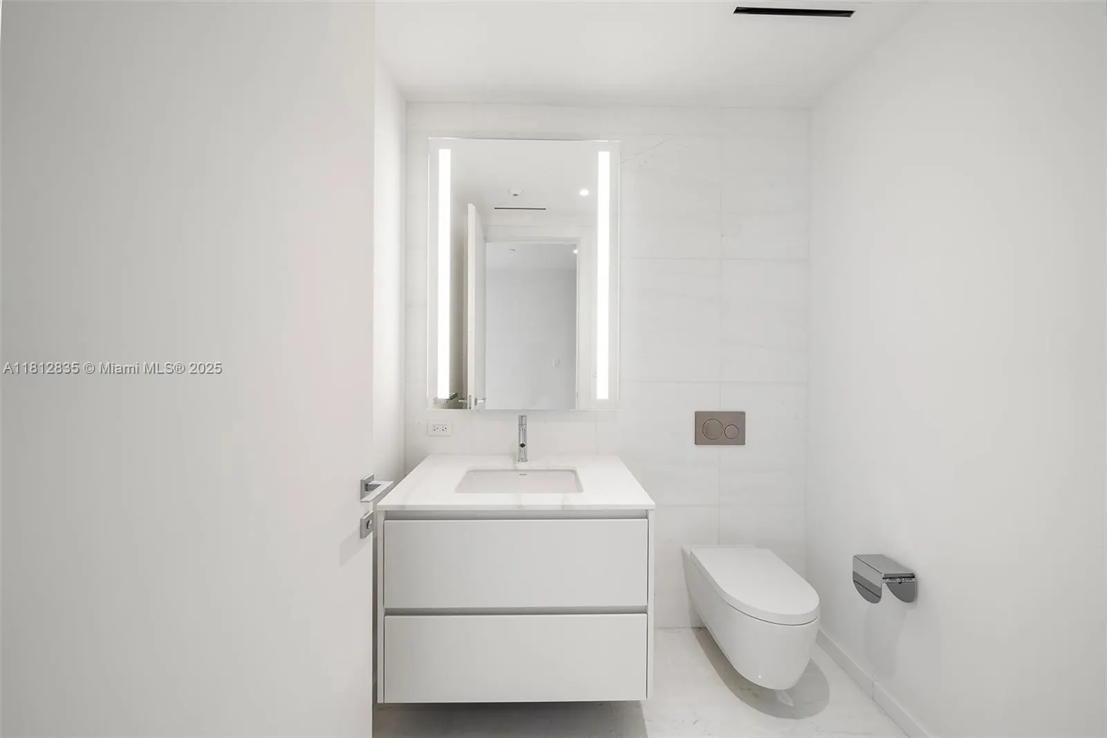 Miami, Florida 33131, United States, 4 Bedrooms Bedrooms, ,6 BathroomsBathrooms,Residential,Active,142262