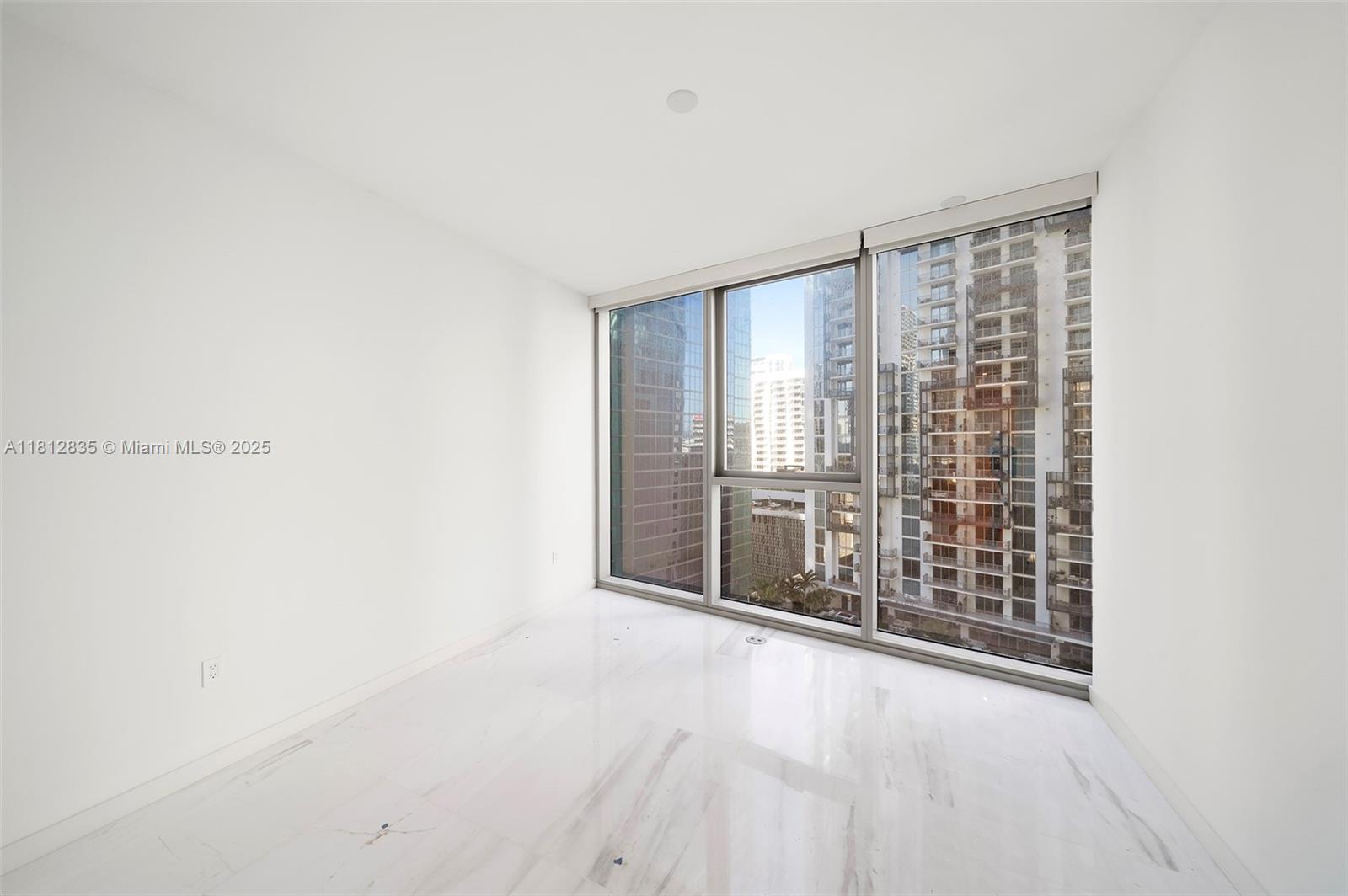 300 BISCAYNE BLVD WAY COND - Residential