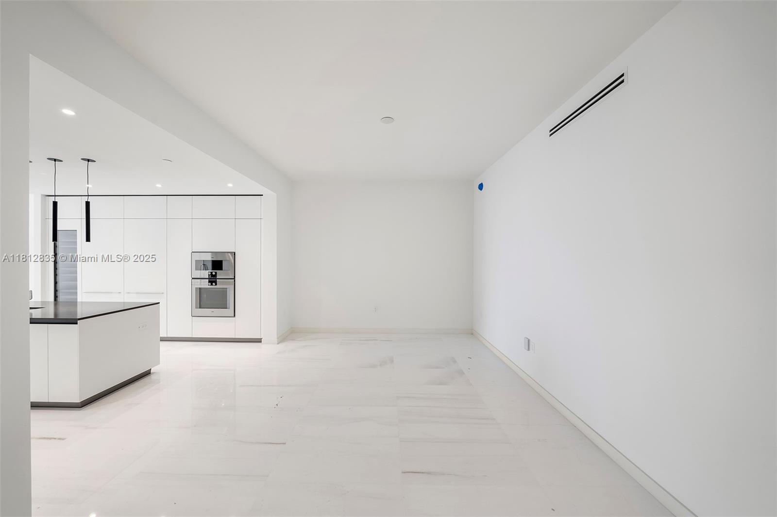 300 BISCAYNE BLVD WAY COND - Residential