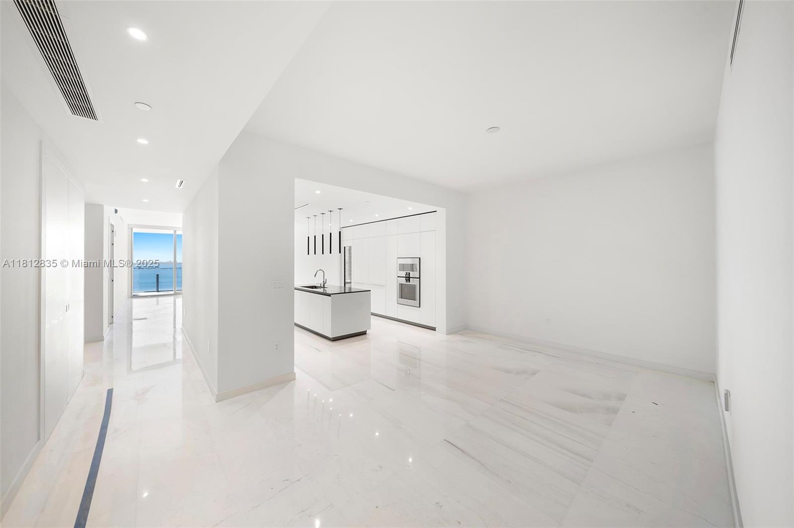 300 BISCAYNE BLVD WAY COND - Residential