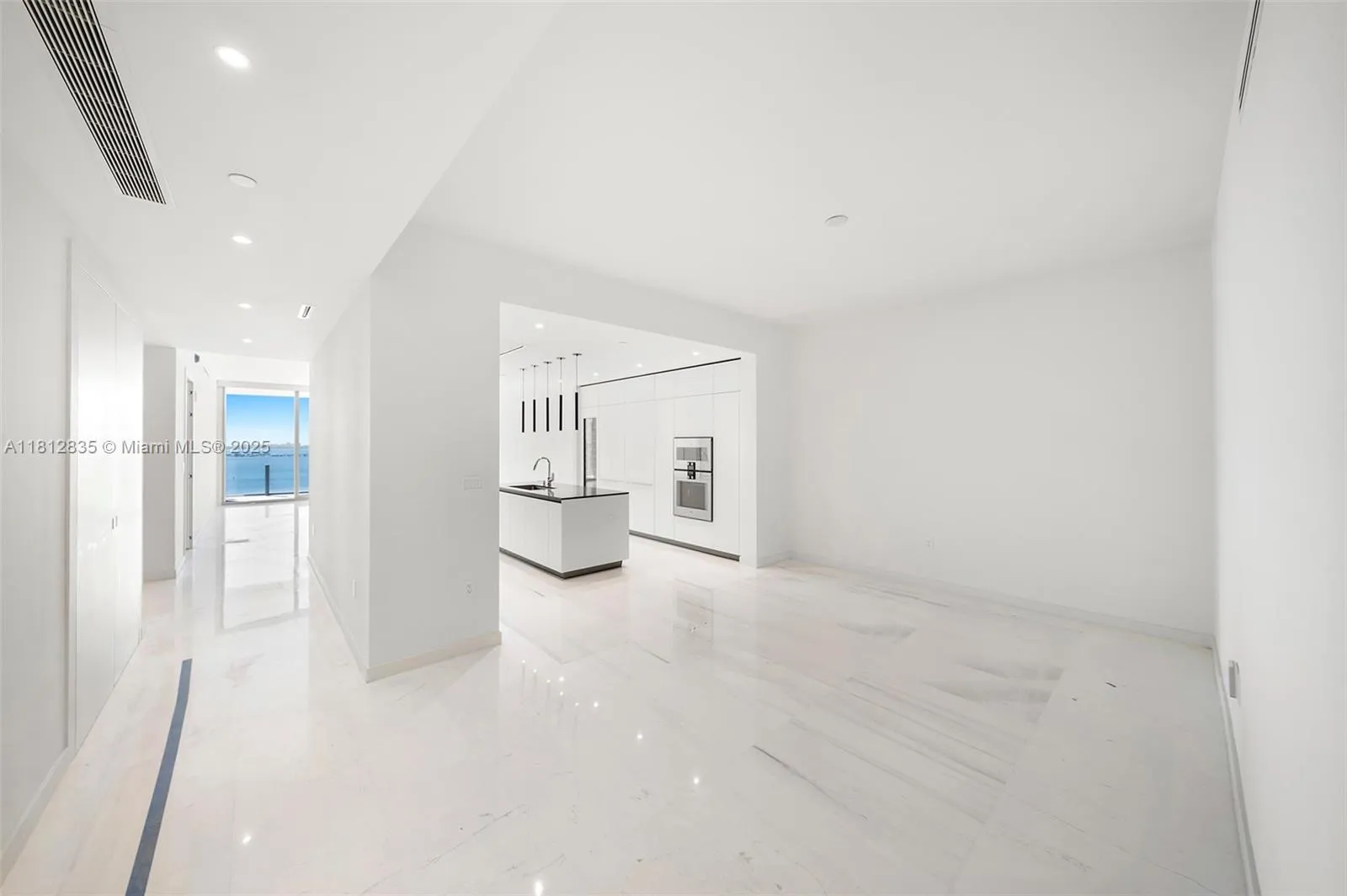 Miami, Florida 33131, United States, 4 Bedrooms Bedrooms, ,6 BathroomsBathrooms,Residential,Active,142262