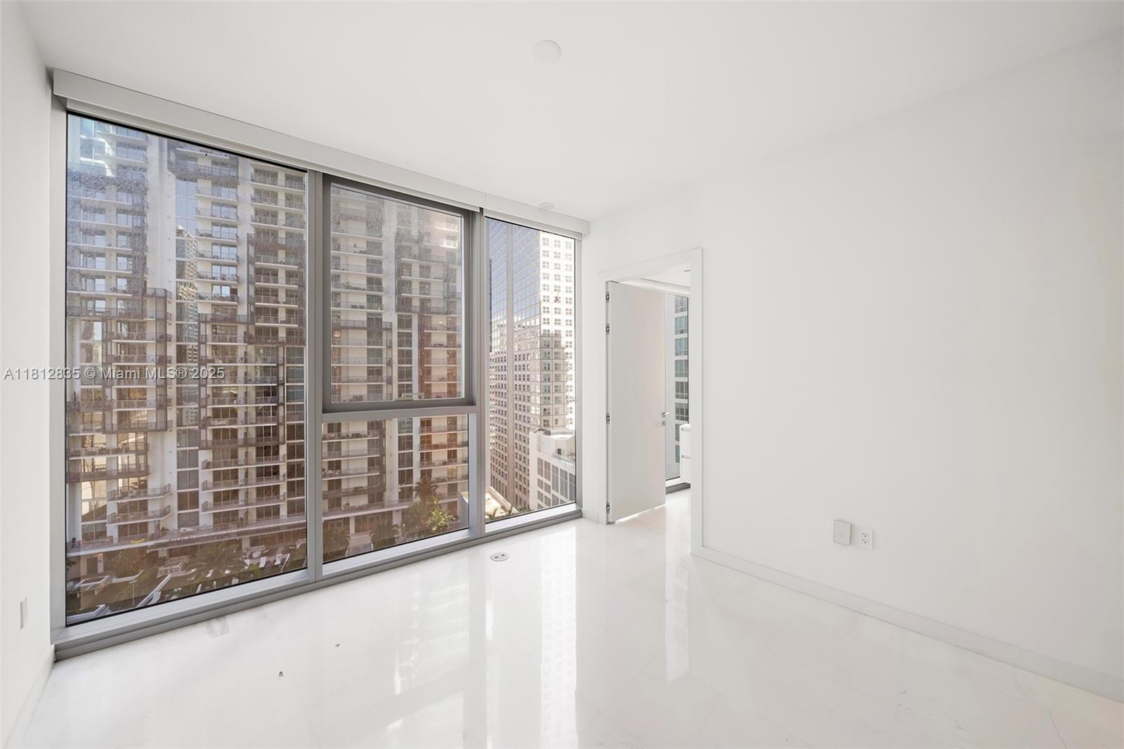 300 BISCAYNE BLVD WAY COND - Residential