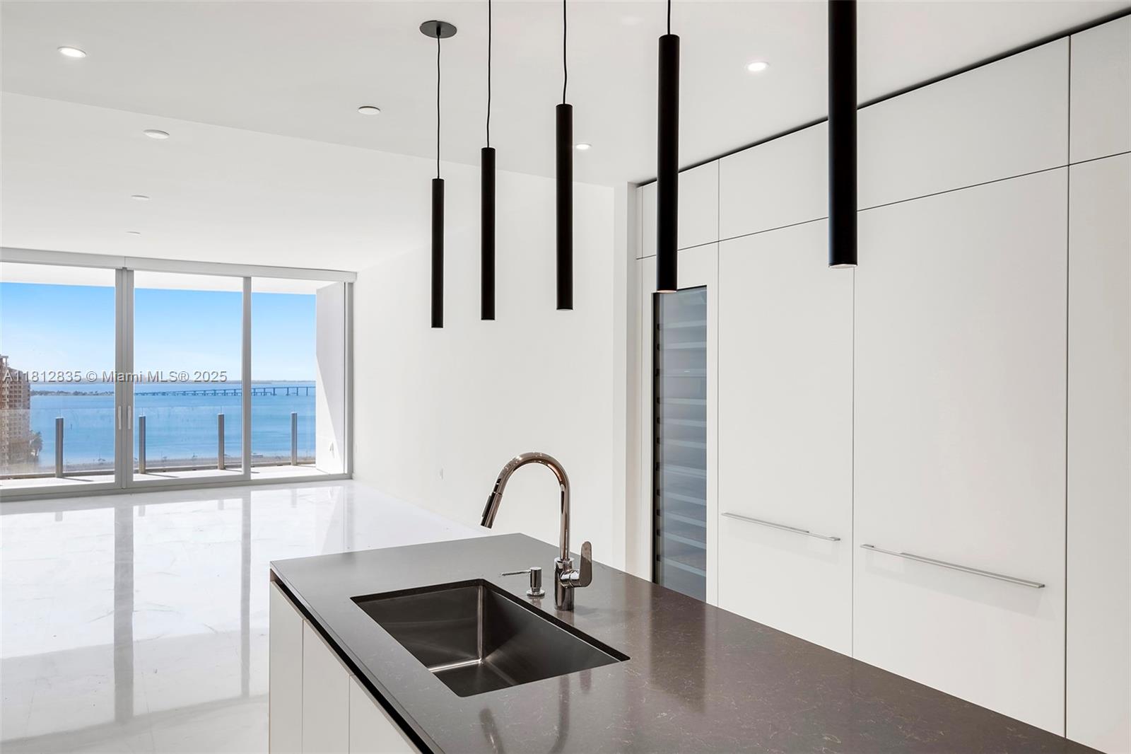 300 BISCAYNE BLVD WAY COND - Residential