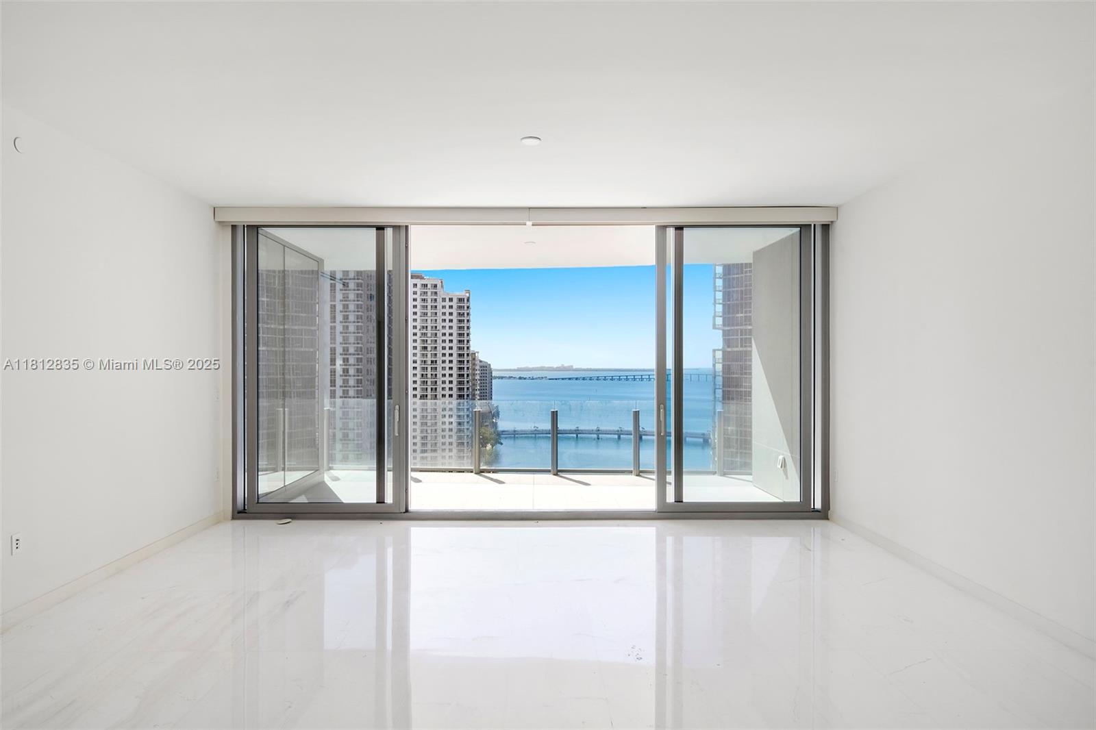300 BISCAYNE BLVD WAY COND - Residential