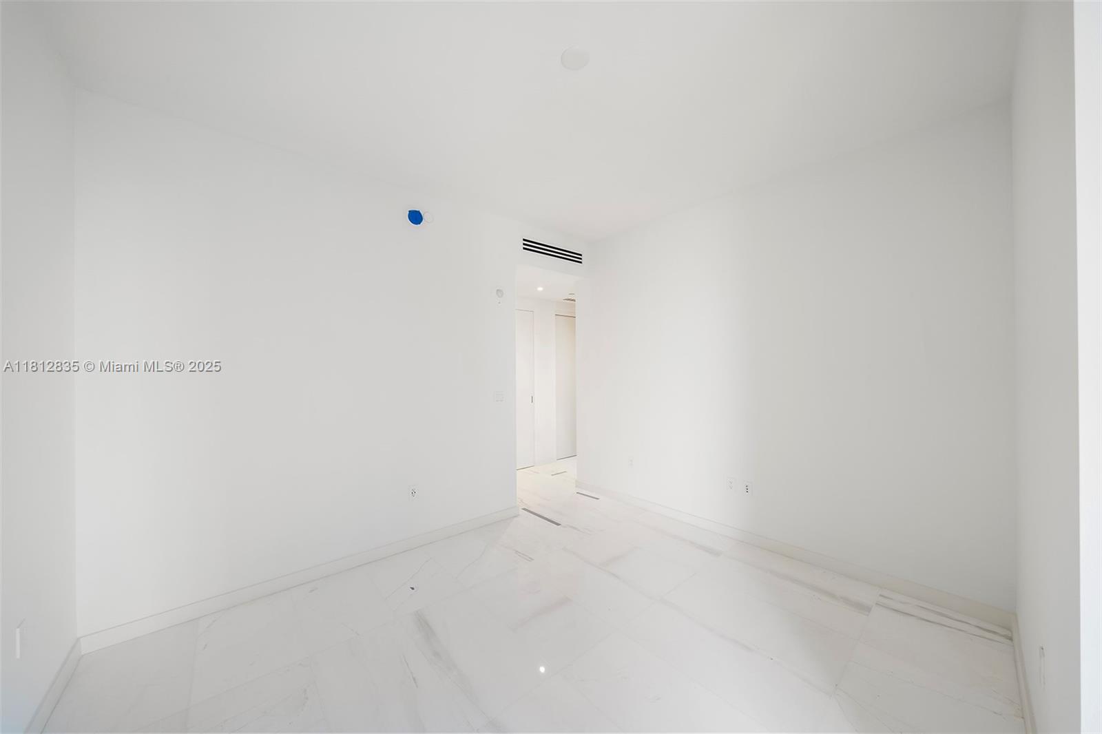 300 BISCAYNE BLVD WAY COND - Residential