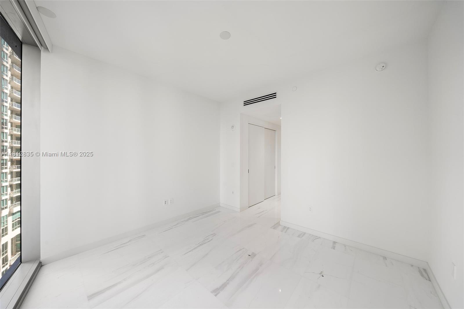 300 BISCAYNE BLVD WAY COND - Residential