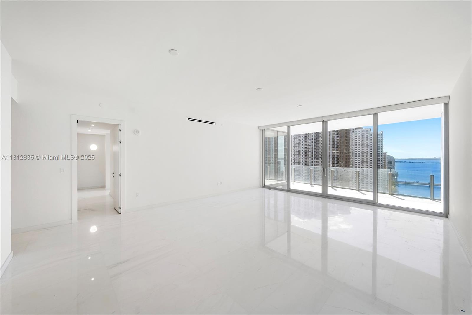 300 BISCAYNE BLVD WAY COND - Residential