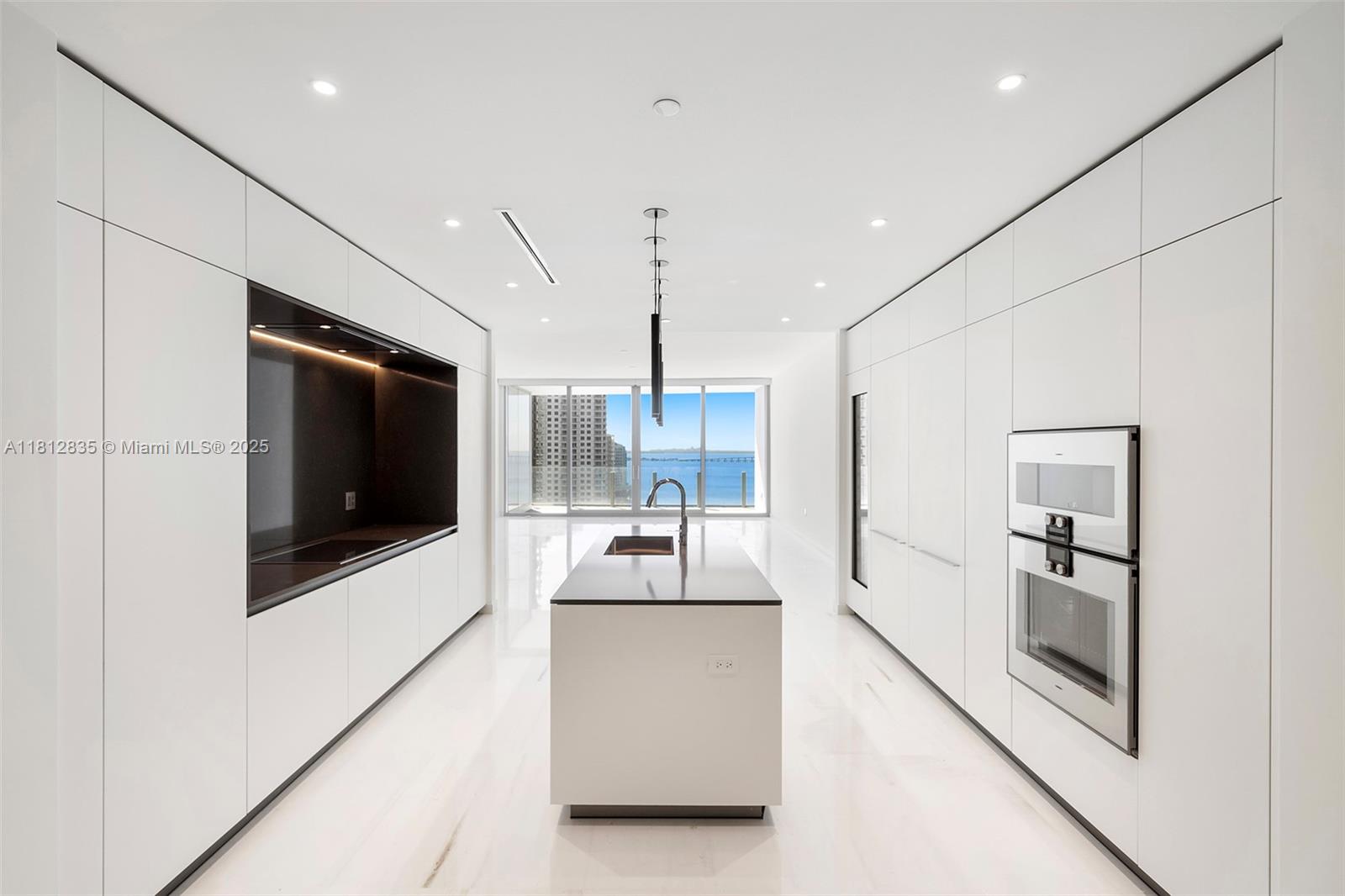 300 BISCAYNE BLVD WAY COND - Residential