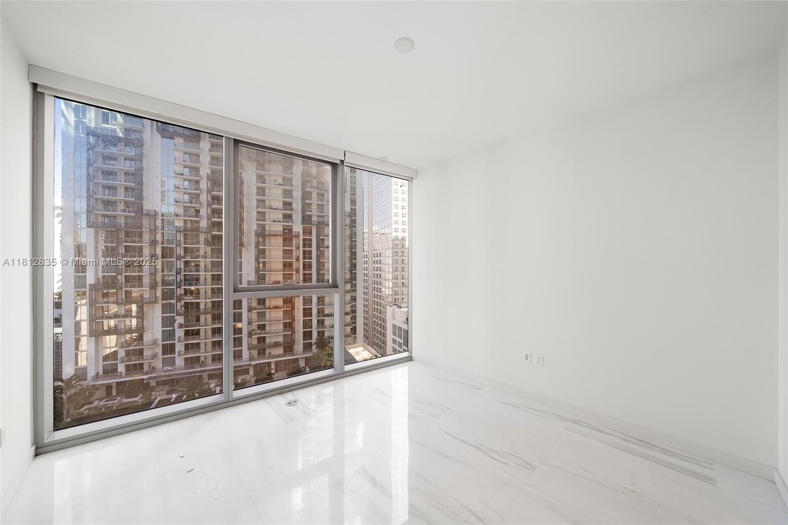 300 BISCAYNE BLVD WAY COND - Residential