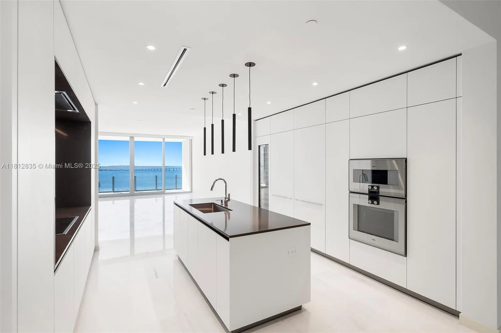 Miami, Florida 33131, United States, 4 Bedrooms Bedrooms, ,6 BathroomsBathrooms,Residential,Active,142262