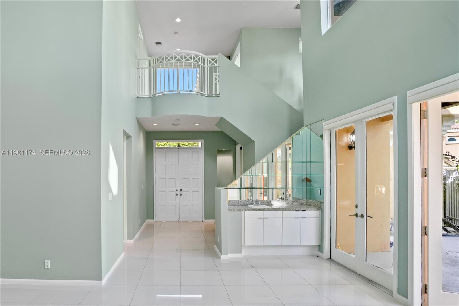 ISLAND WAY - Residential