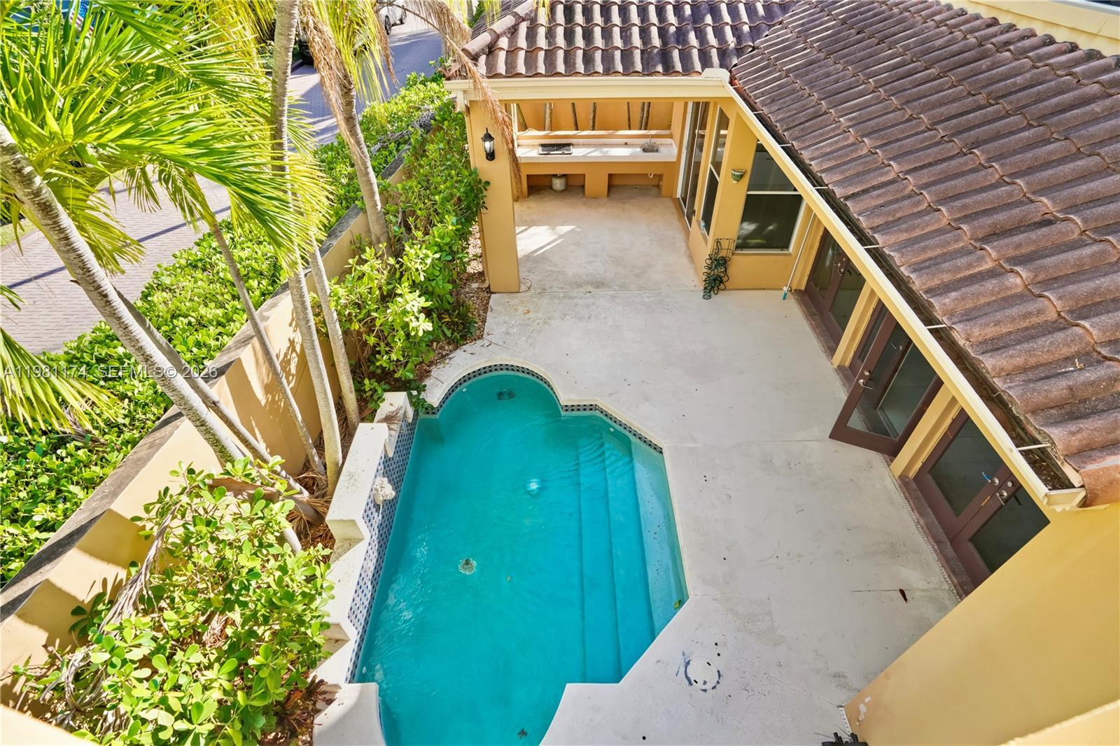 ISLAND WAY - Residential