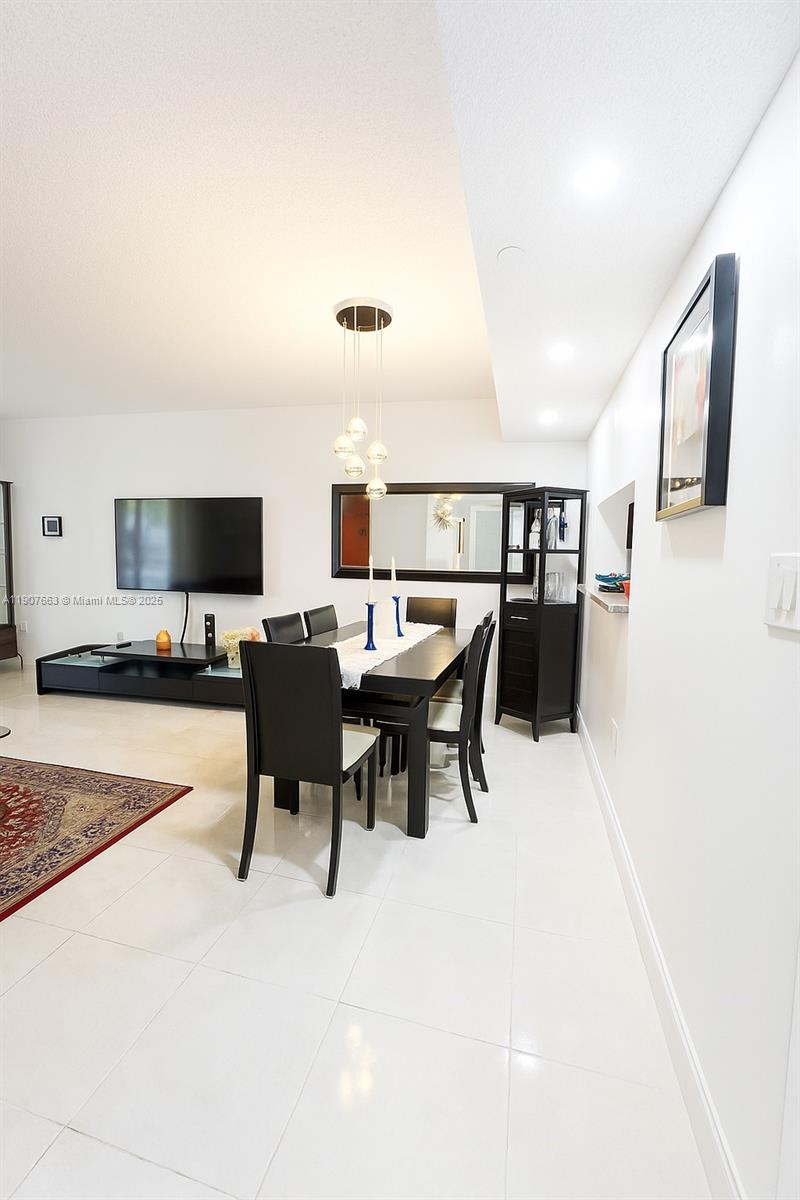 HORIZONS WEST CONDO #10 - Residential Lease