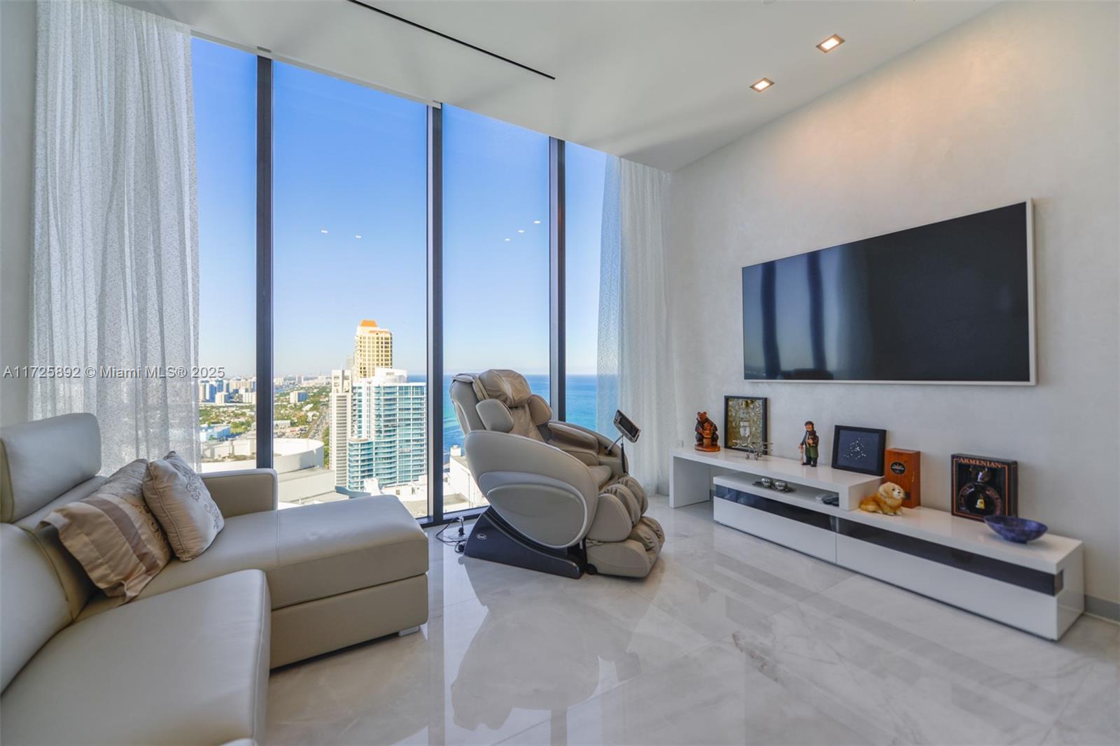 MUSE CONDO - Residential