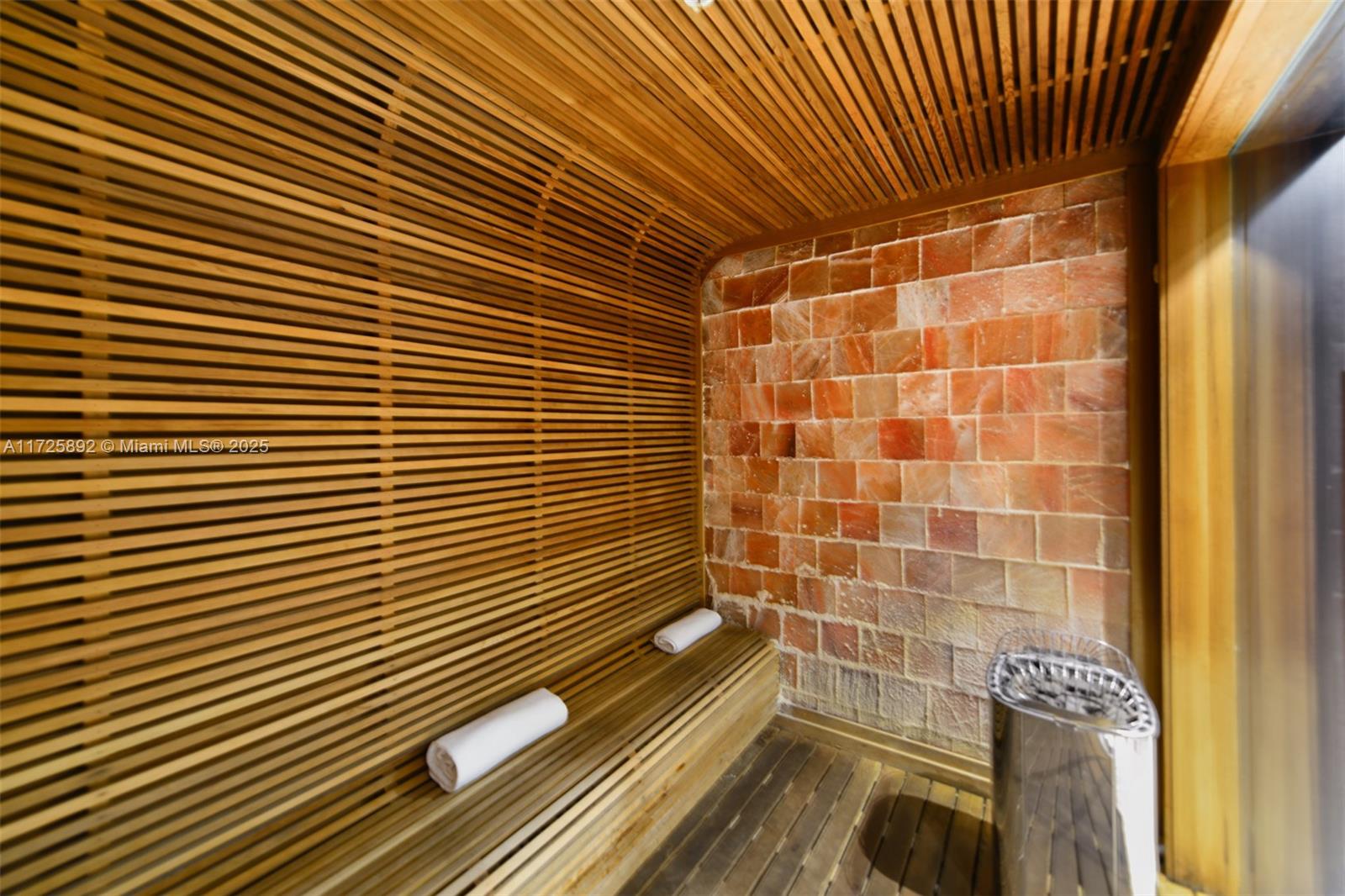 MUSE CONDO - Residential