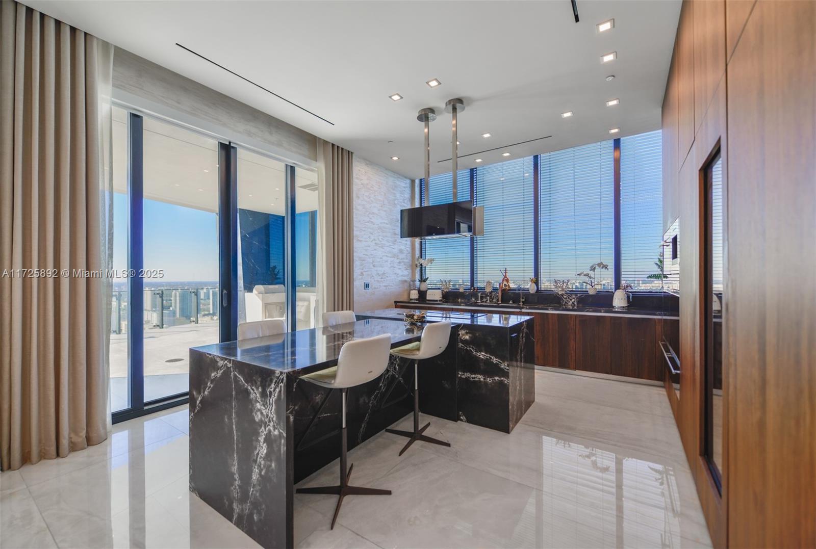 MUSE CONDO - Residential