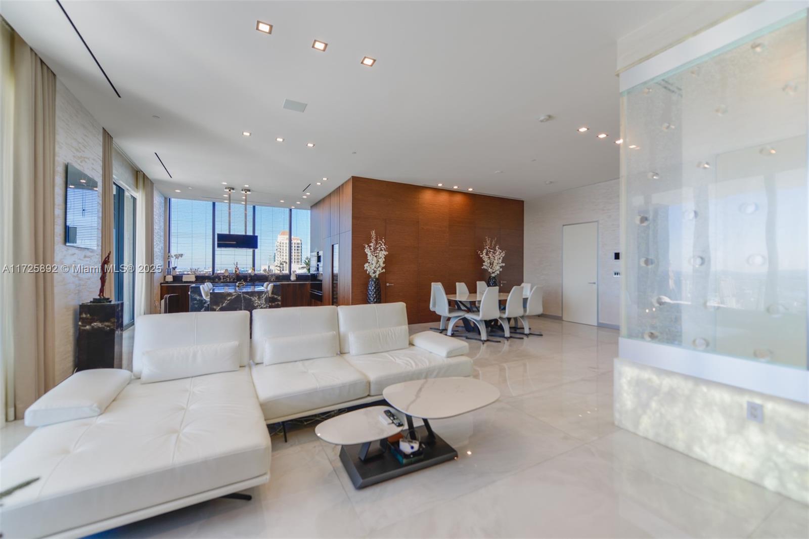 MUSE CONDO - Residential