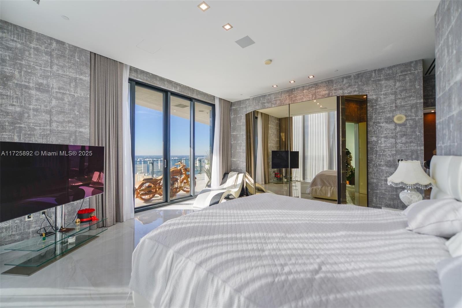 MUSE CONDO - Residential