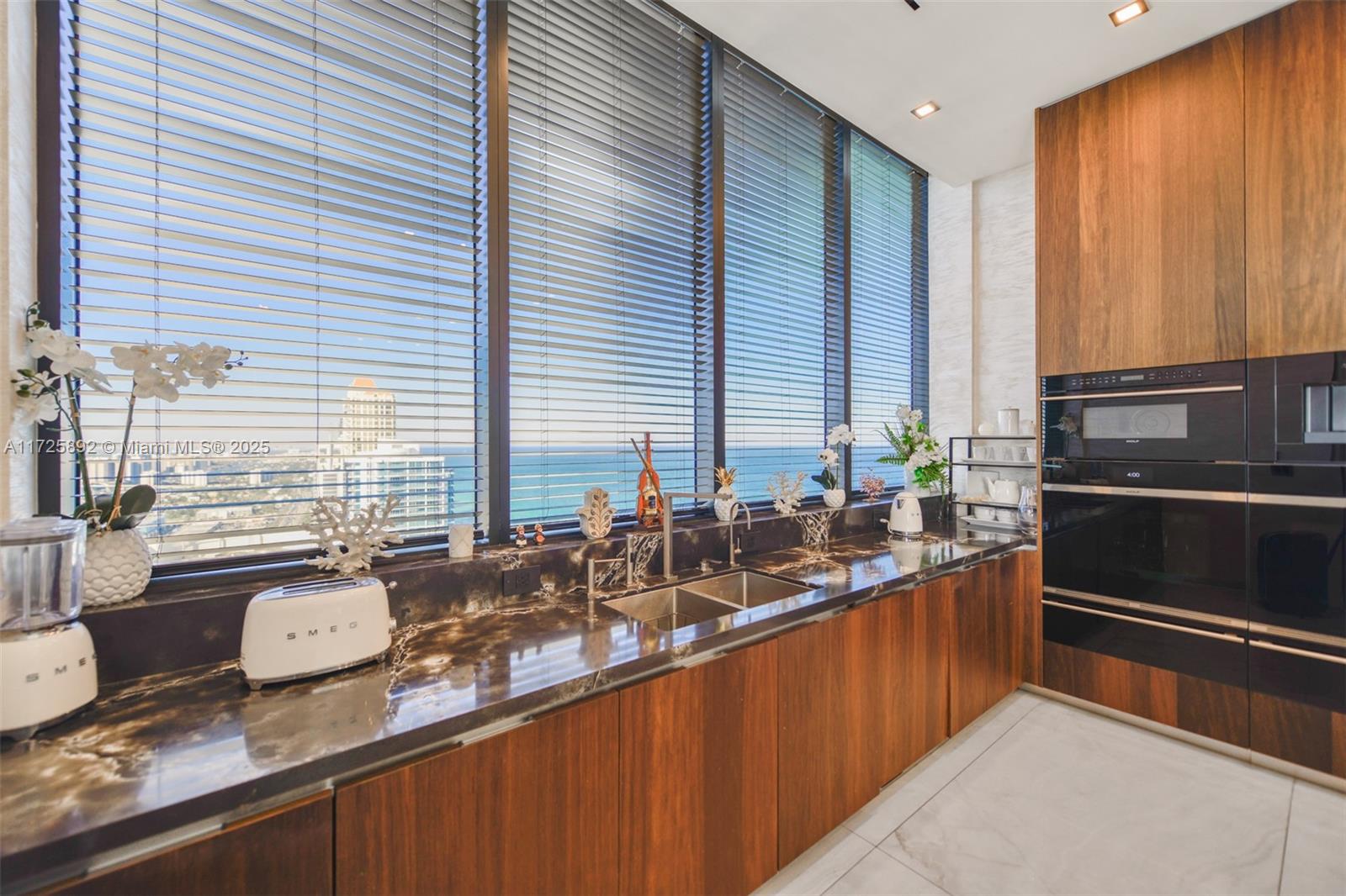MUSE CONDO - Residential