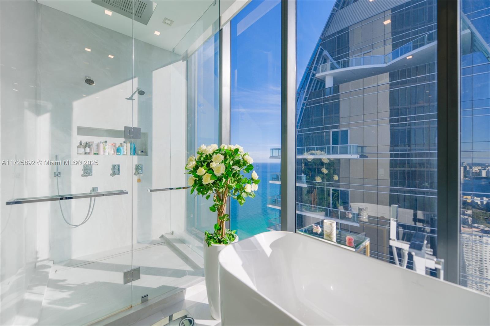 MUSE CONDO - Residential