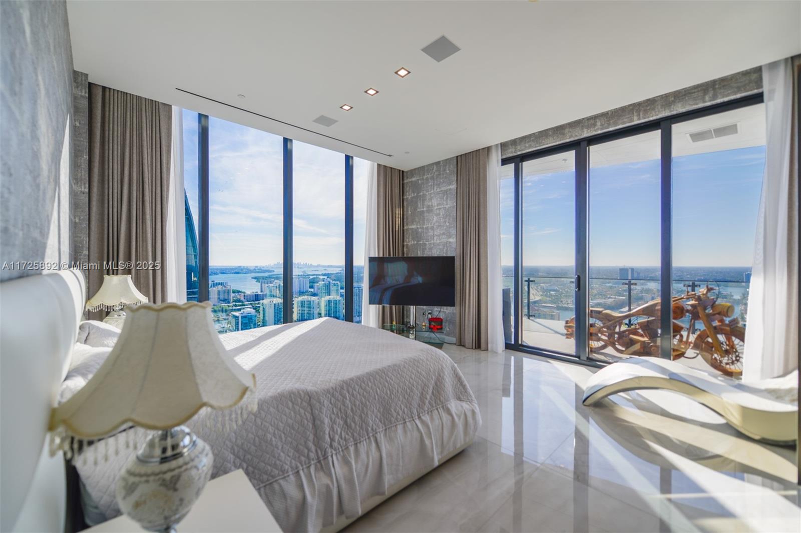 MUSE CONDO - Residential