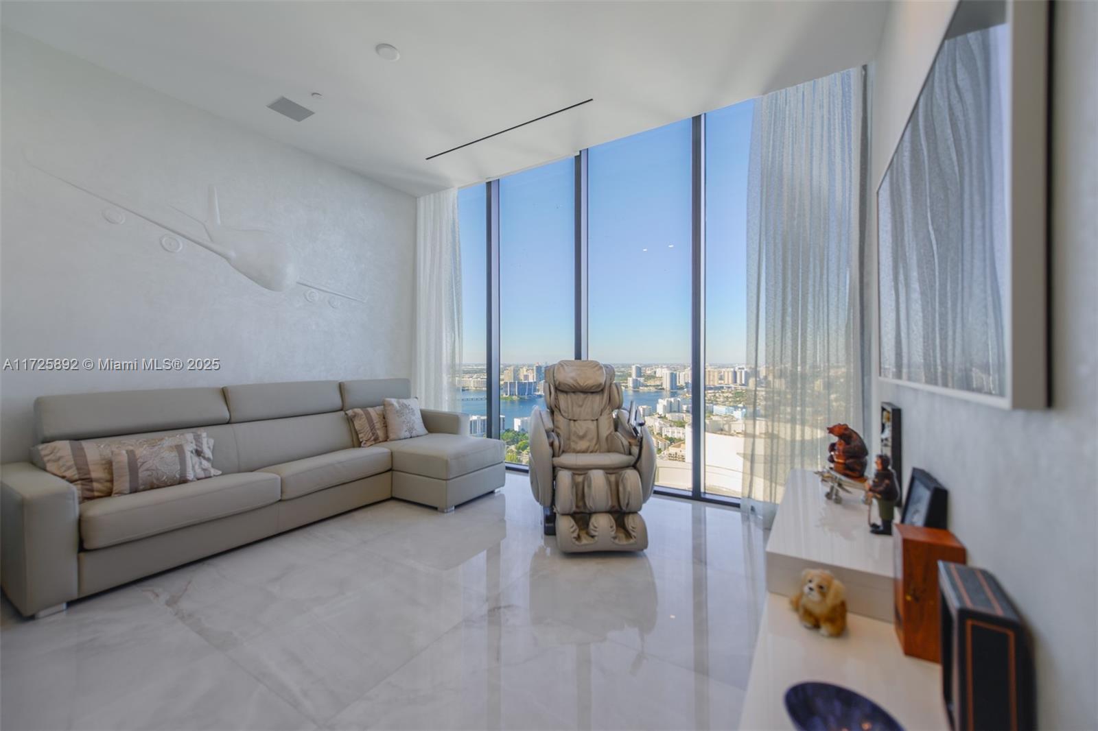 MUSE CONDO - Residential