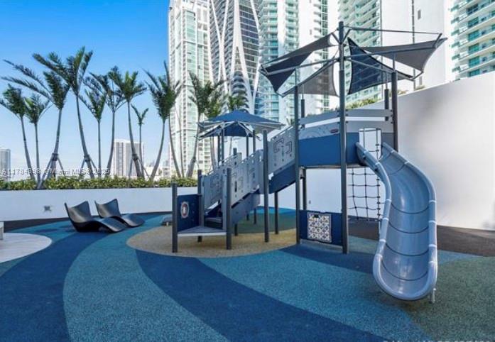 PARAMOUNT MIAMI WORLDCENT - Residential