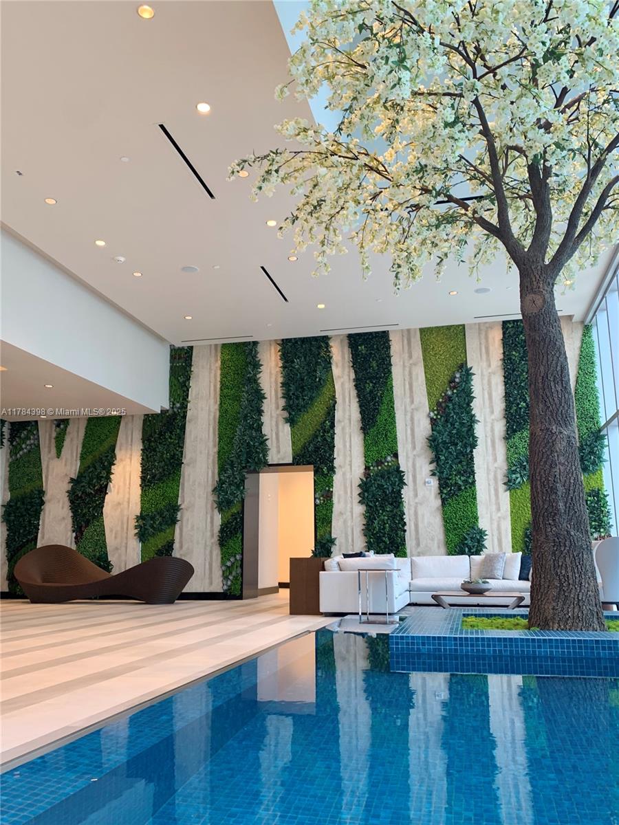 PARAMOUNT MIAMI WORLDCENT - Residential